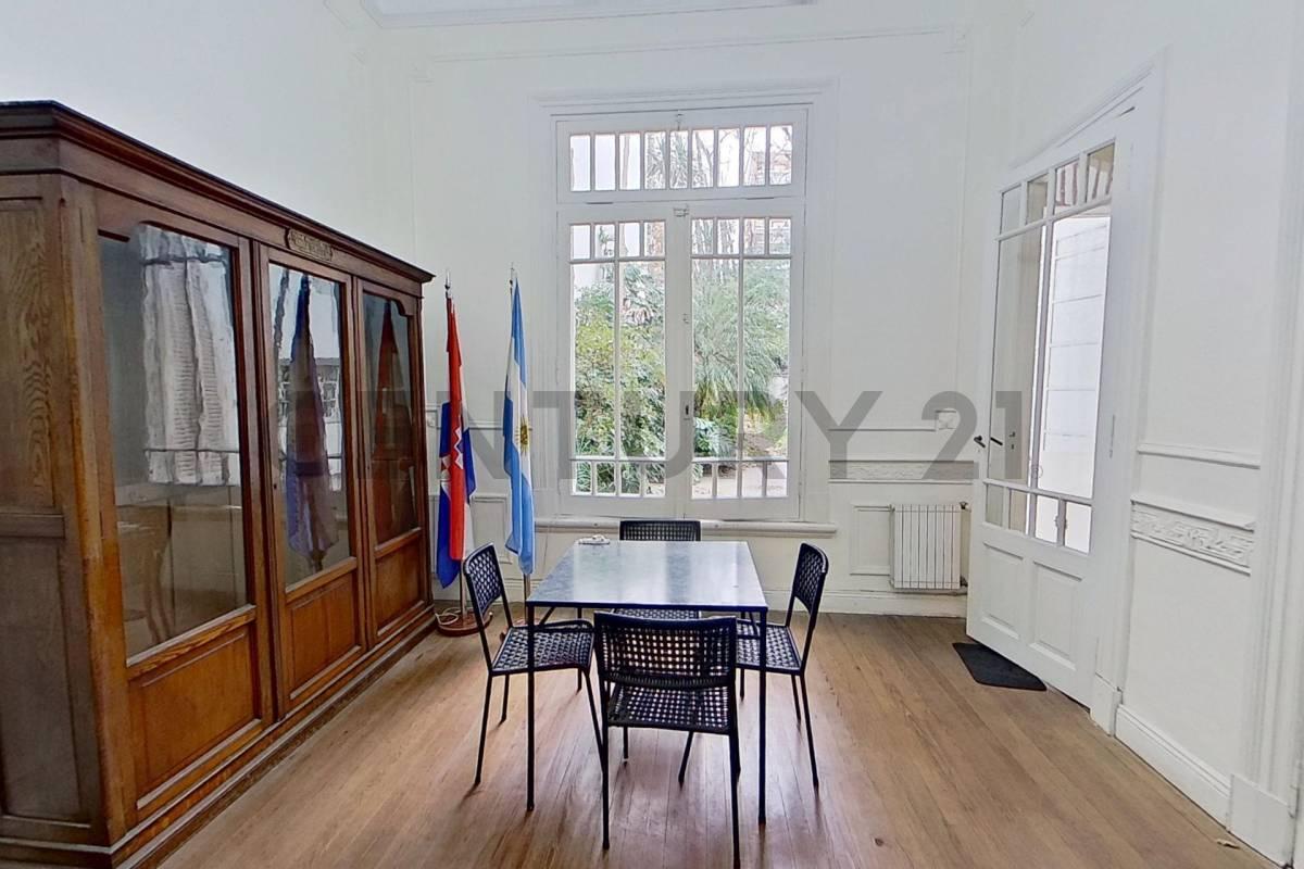 Foto de VENTA CASA 6 AMBIENTES CON JARDIN Y COCHERA - BELGRANO R, imagen 5