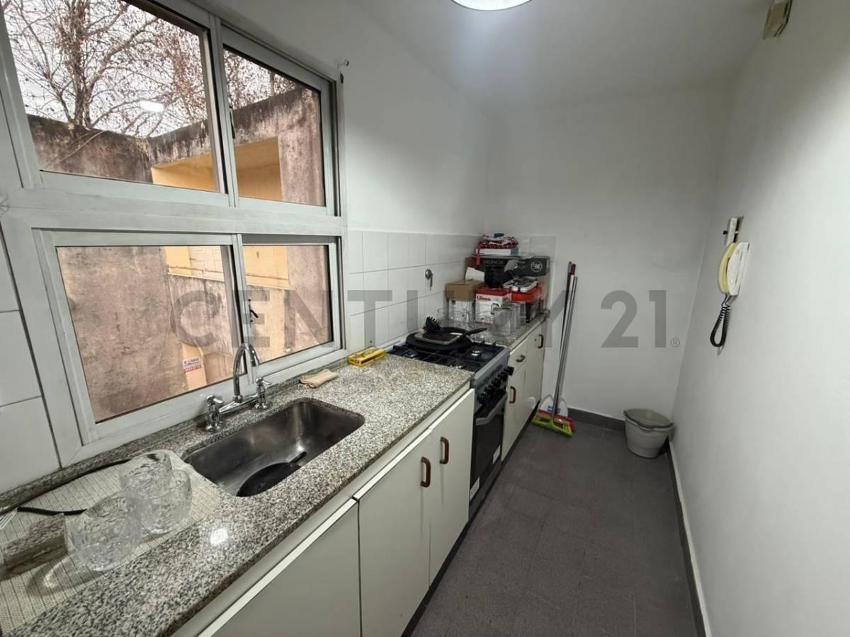 Foto de Oportunidad Única: 2 Ambientes Refaccionado a Estrenar con Gran Terraza, imagen 3