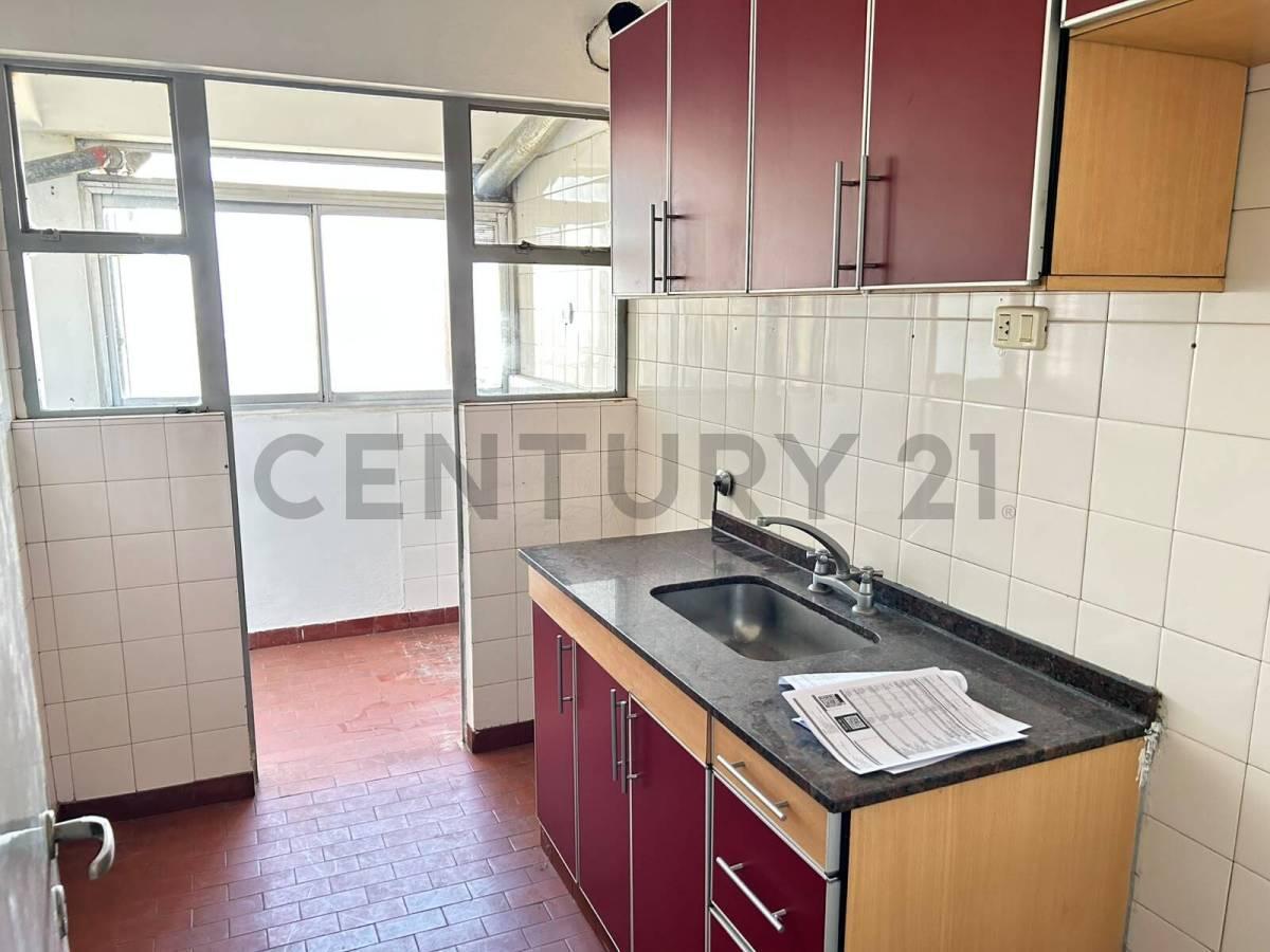 Foto de VENTA DEPARTAMENTO 4 AMBIENTES CON BALCON LUGANO, imagen 4