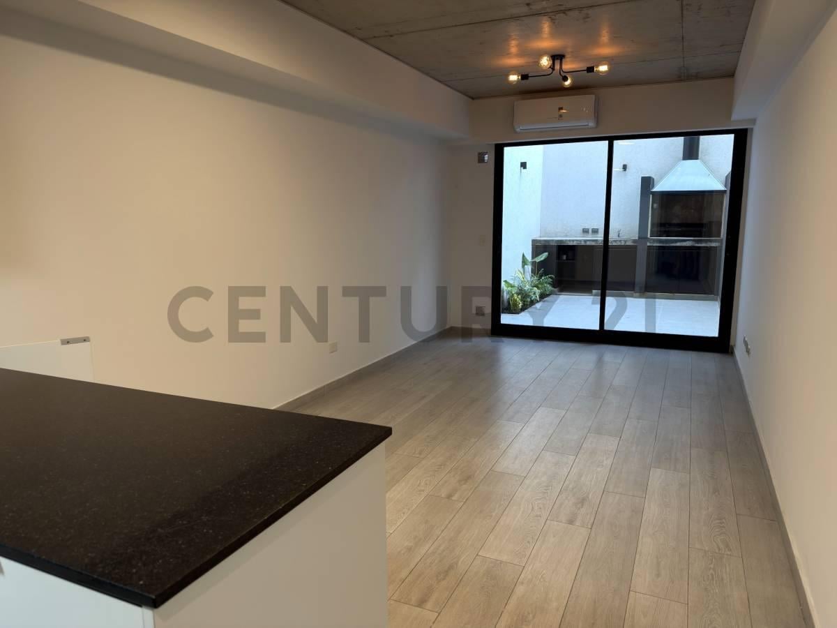 Foto de VENTA MONOAMBIENTE CON PATIO Y PARRILLA PLAZA IRLANDA CABALLITO NORTE, imagen 2