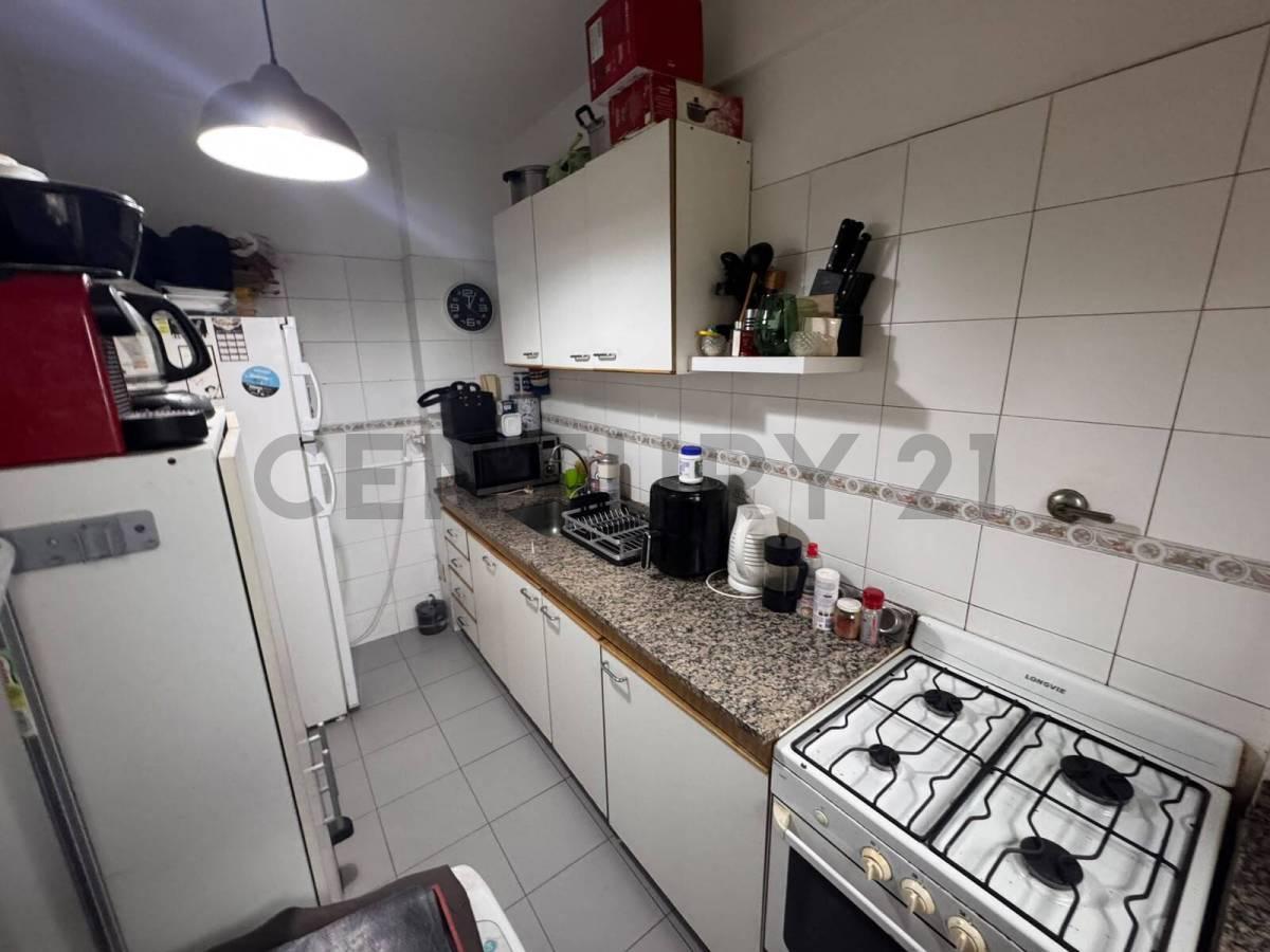 Foto de Venta 2 ambientes con balcón corrido - Piso 8 al frente en Villa Urquiza, imagen 4