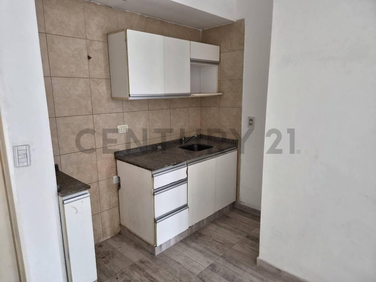 Foto de Oportunidad en Pilar Centro: Monoambiente con Balcón y Ascensor |, imagen 3