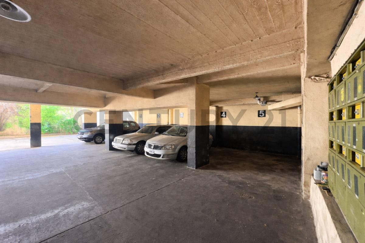 Foto de Cochera Fija cubierta en Planta Baja - Zona Hospital Italiano, imagen 2