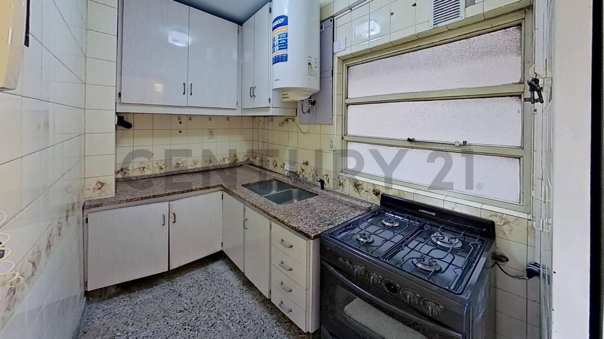 Foto de Departamento de 3 ambientes en venta al frente en Boedo, imagen 4
