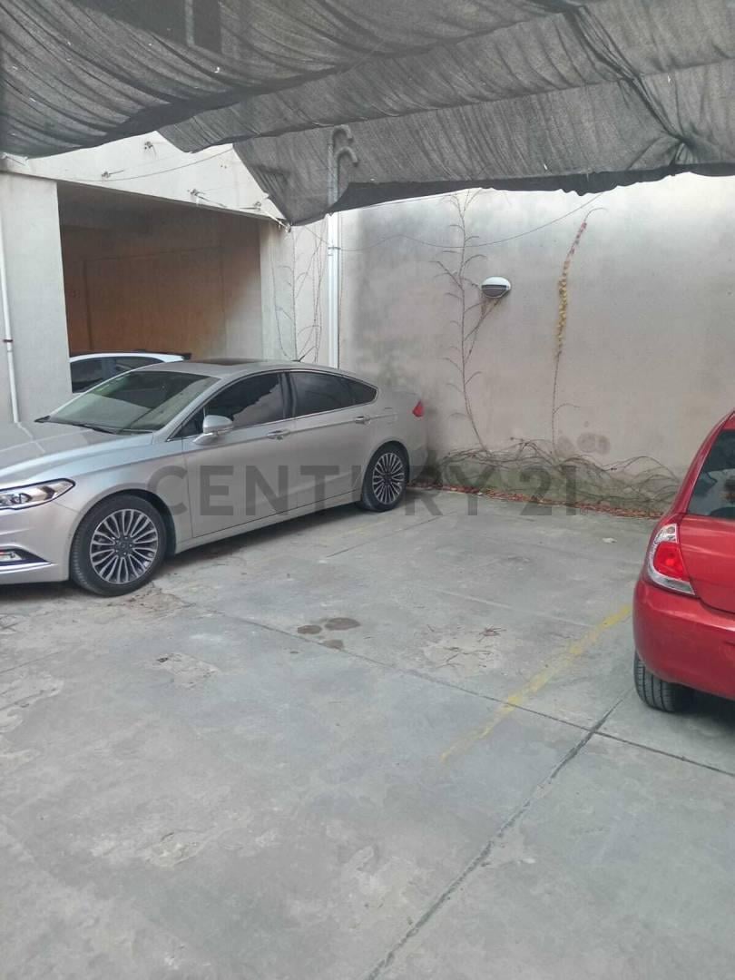 Foto de VENTA DE COCHERA EN PLANTA BAJA SOBRE AV BELGRANO, imagen 3