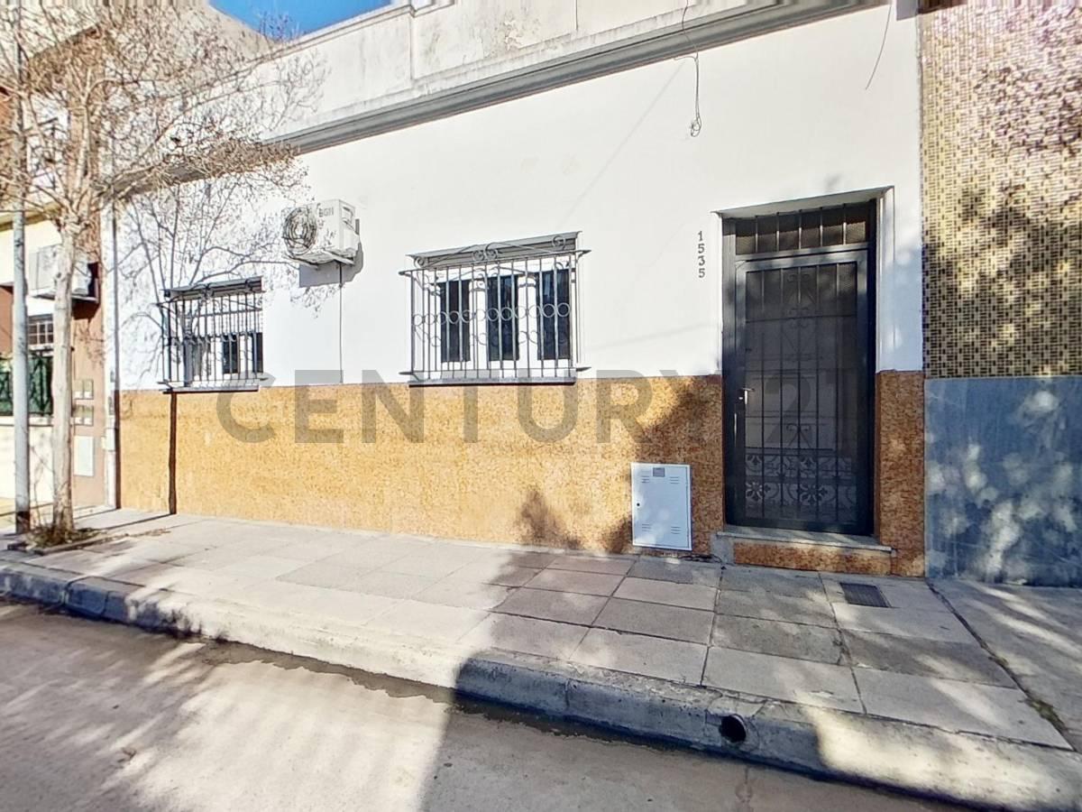 Foto de Casa en venta en Parque Avellaneda con jardin, quincho y terraza, imagen 3