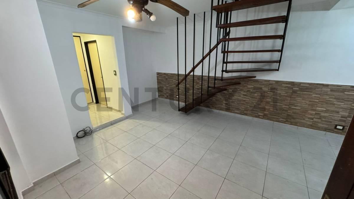 Foto de PH APTO CREDITO - 4 ambientes con terraza y patio, imagen 1