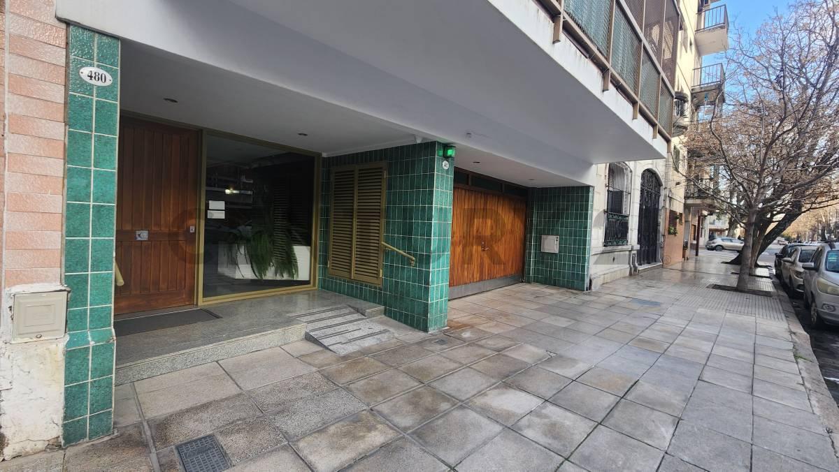 Foto de VENTA Departamento 4 ambientes con cochera en Caballito Norte · Apto, imagen 2