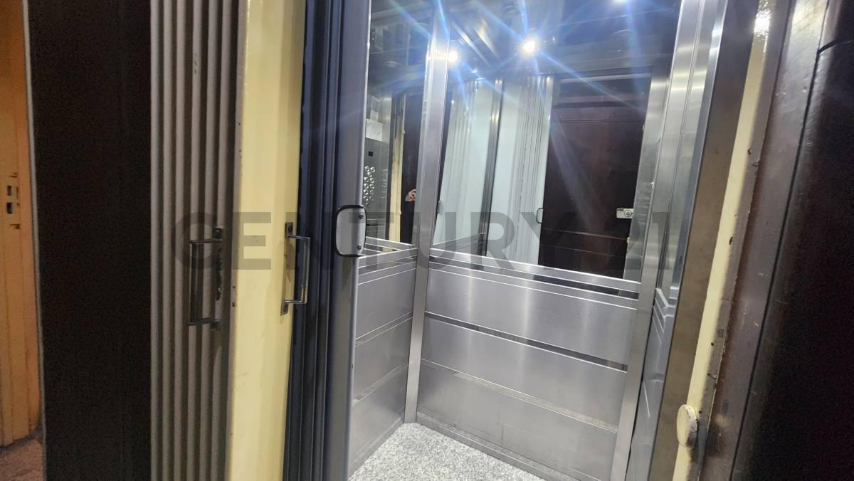 Foto de VENTA Departamento 4 ambientes con cochera en Caballito Norte · Apto, imagen 5