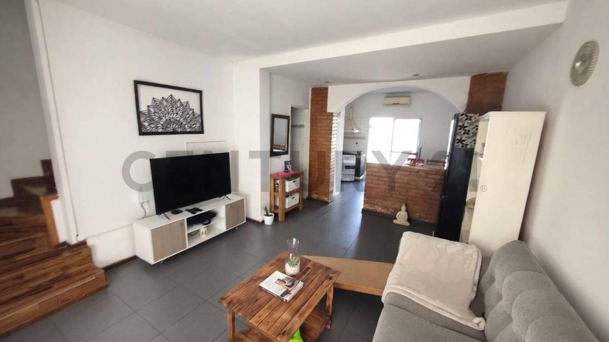Foto de VENTA DUPLEX 3 AMBIENTES CON COCHERA Y PATIO, imagen 1