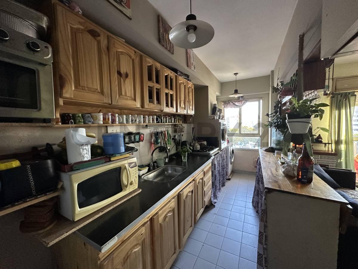 Foto de VENDE Excelente Departamento de 4 Ambientes con Balcón al Frente - La, imagen 1