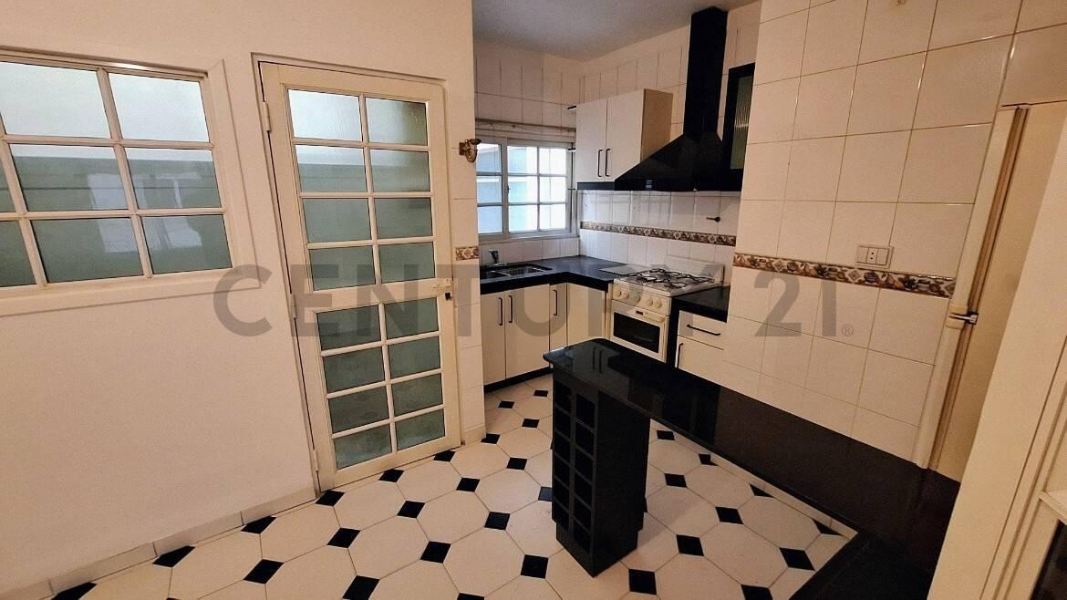 Foto de Venta Semipiso 3 Ambientes Almagro Reciclado Baños + Baño servicio, imagen 1