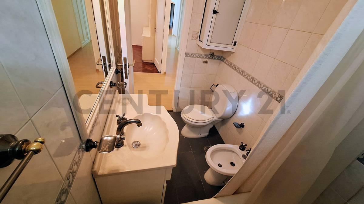 Foto de Venta Semipiso 3 Ambientes Almagro Reciclado Baños + Baño servicio, imagen 3