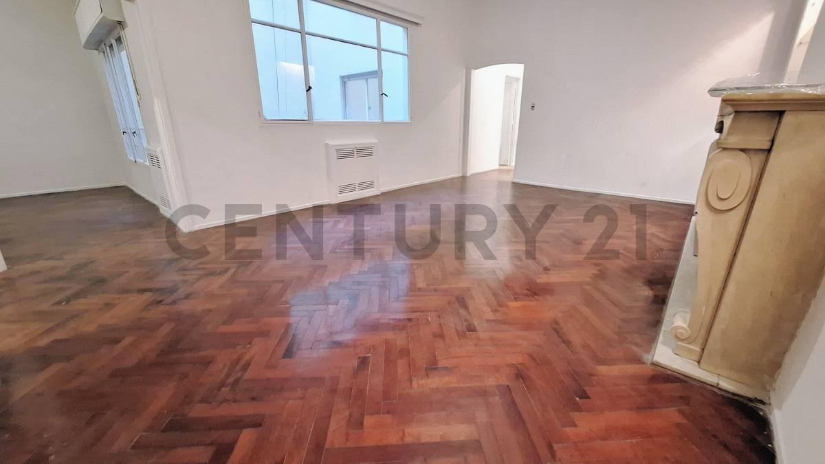 Foto de Venta Semipiso 5 Ambientes con Dependencia, 2 Baños + Baño de Servicio, imagen 3