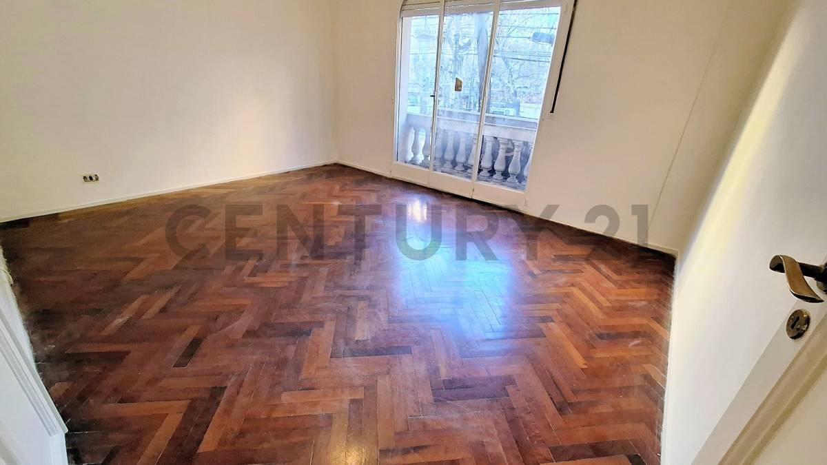 Foto de Venta Semipiso 5 Ambientes con Dependencia, 2 Baños + Baño de Servicio, imagen 1