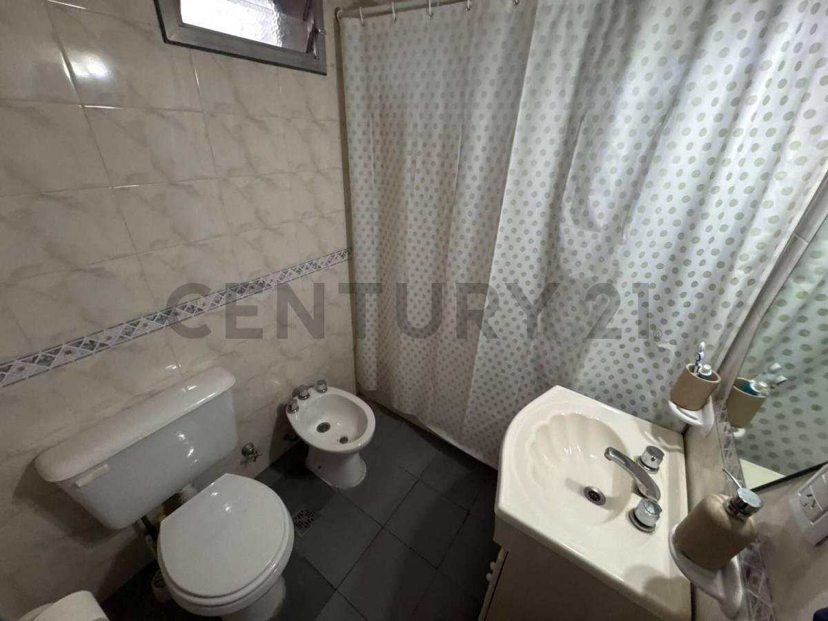Foto de Venta 2 ambientes con balcón corrido - Piso 8 al frente en Villa Urquiza, imagen 4