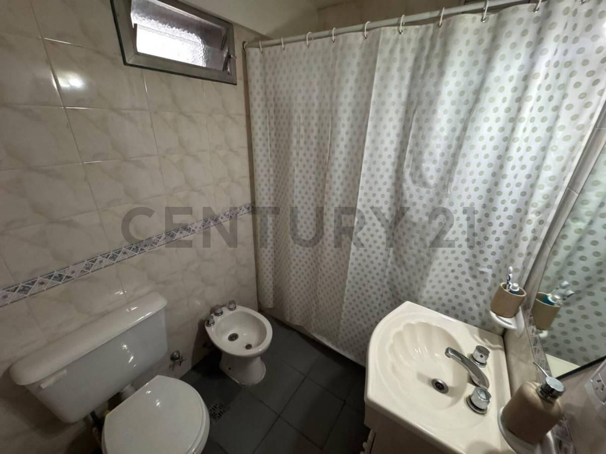 Foto de Venta 2 ambientes con balcón corrido - Piso 8 al frente en Villa Urquiza, imagen 3