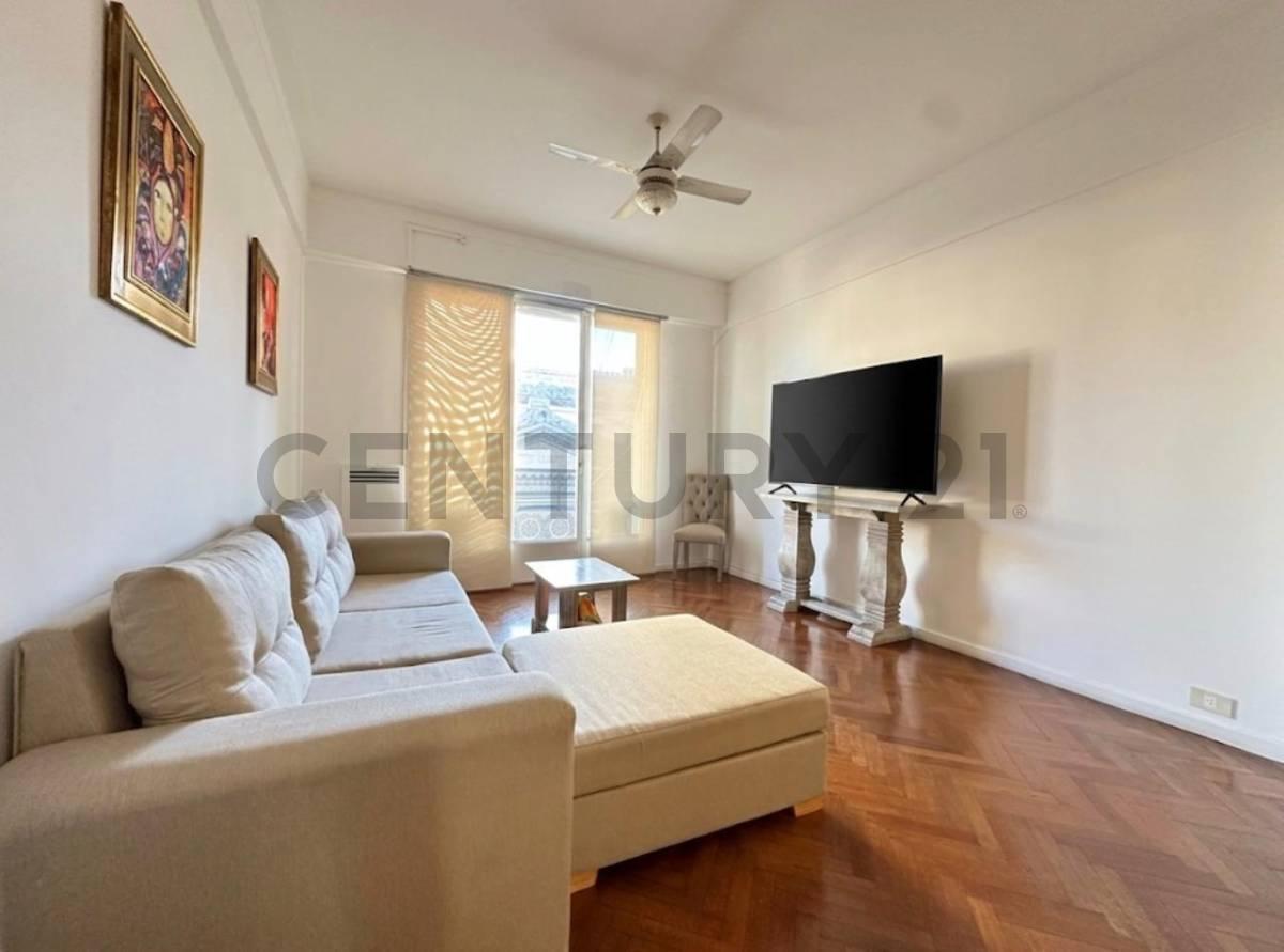 Foto de VENTA DEPARTAMENTO PISO COMPLETO CON BALCON FRENTE AL CONGRESO DE LA, imagen 1