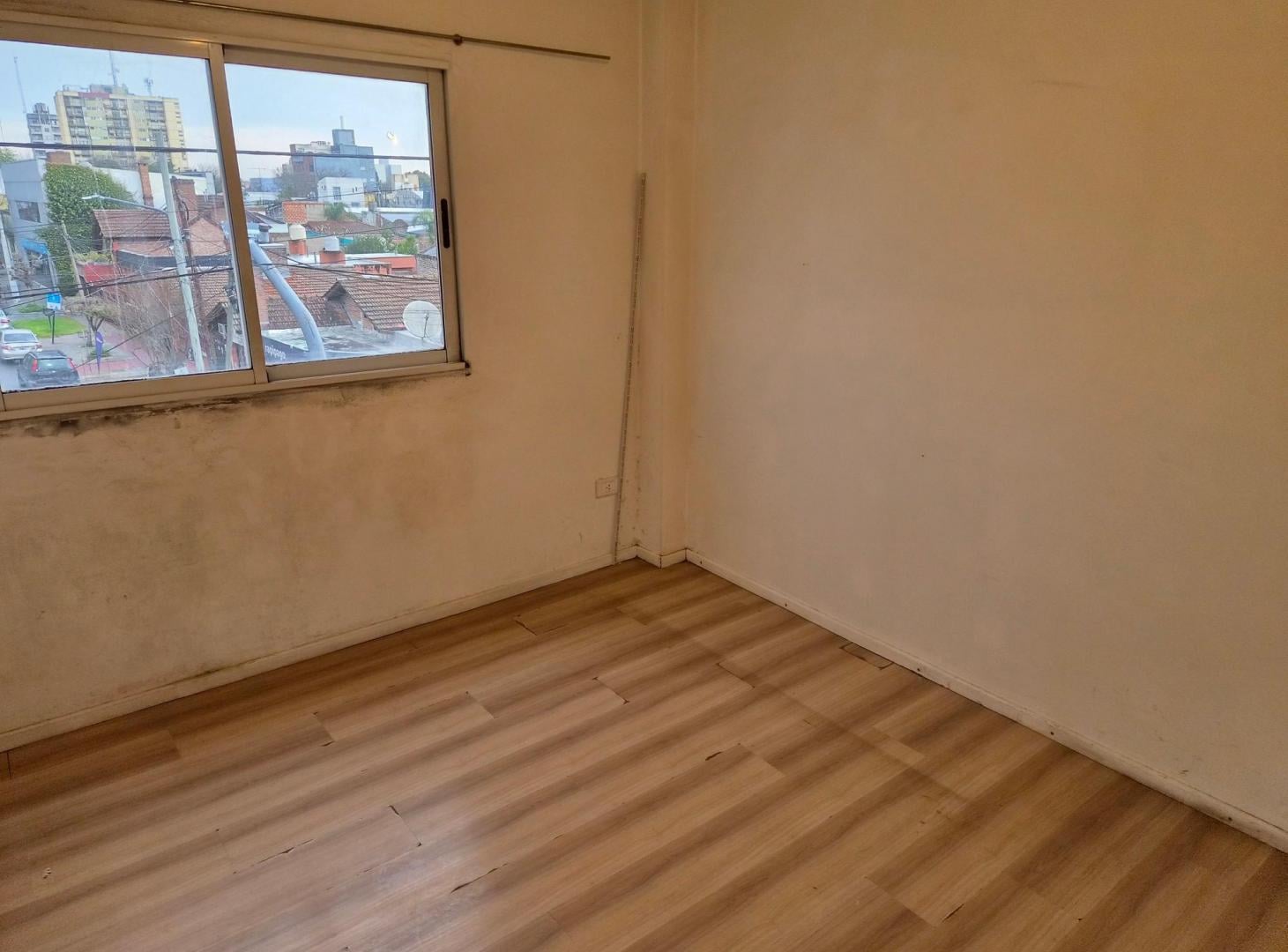Foto de Venta departamento dos ambientes, al frente acepta permutas., imagen 2