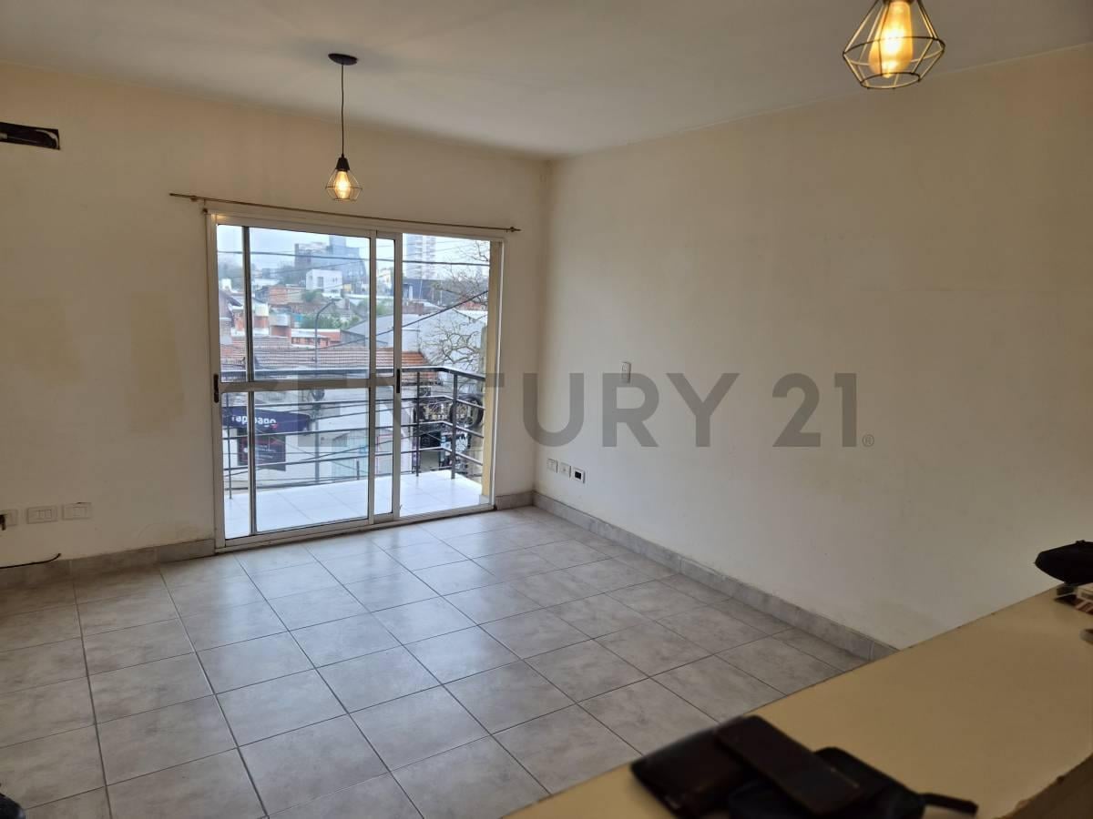 Foto de Venta departamento dos ambientes, al frente acepta permutas., imagen 3