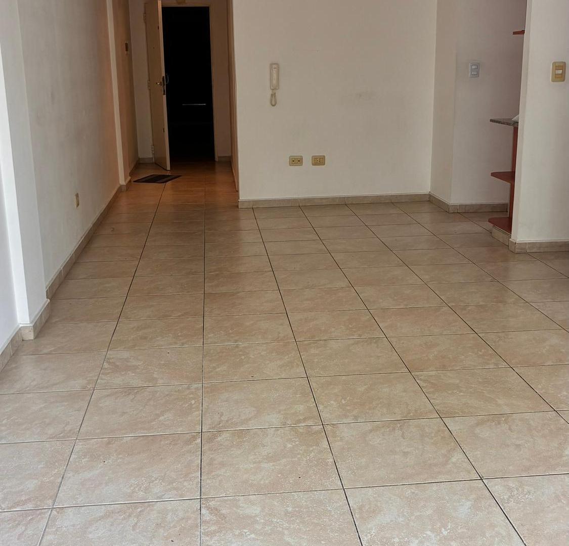 Foto de Departamento en alquiler en monte castro, imagen 3
