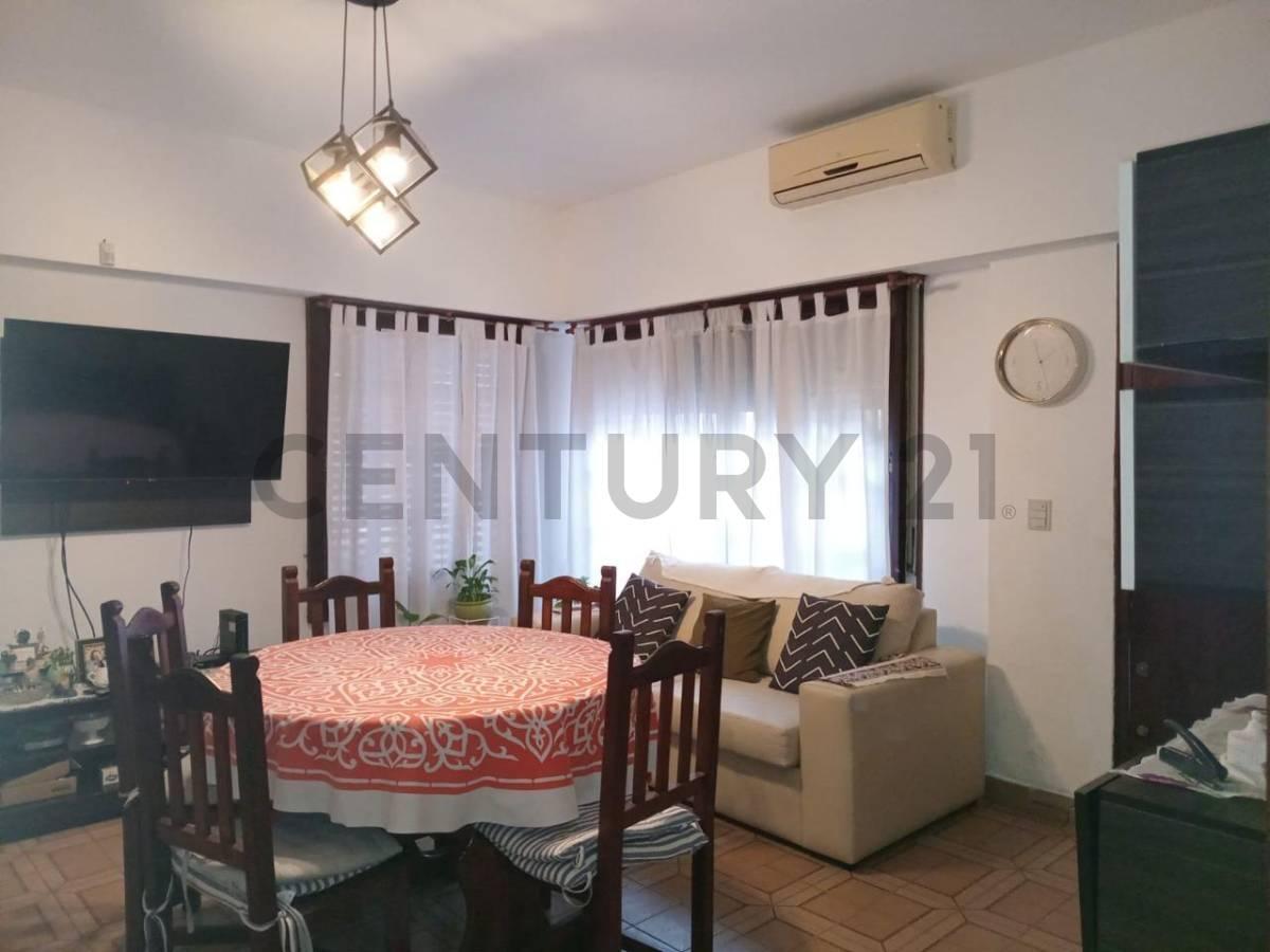 Foto de ¡OPORTUNIDAD ÚNICA! Casa 3 ambientes + 2 departamentos con renta, imagen 5