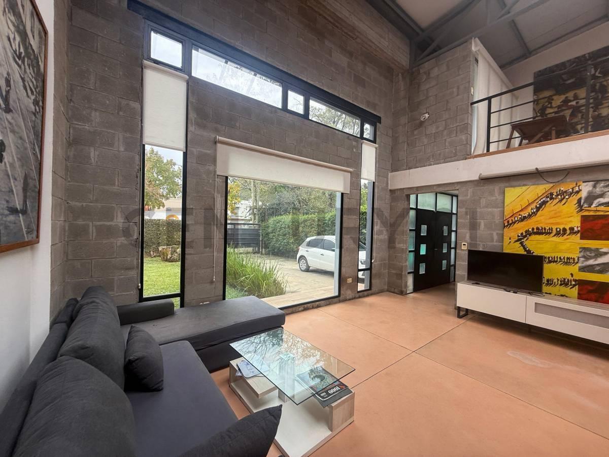 Foto de Venta Casa 5 ambientes en Villa Udaondo, Parque Leloir, imagen 2