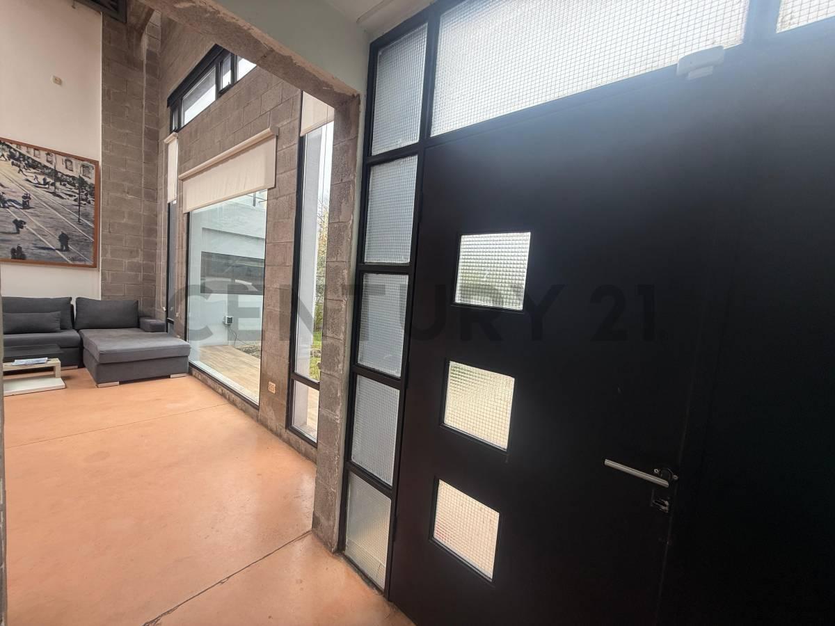 Foto de Venta Casa 5 ambientes en Villa Udaondo, Parque Leloir, imagen 4