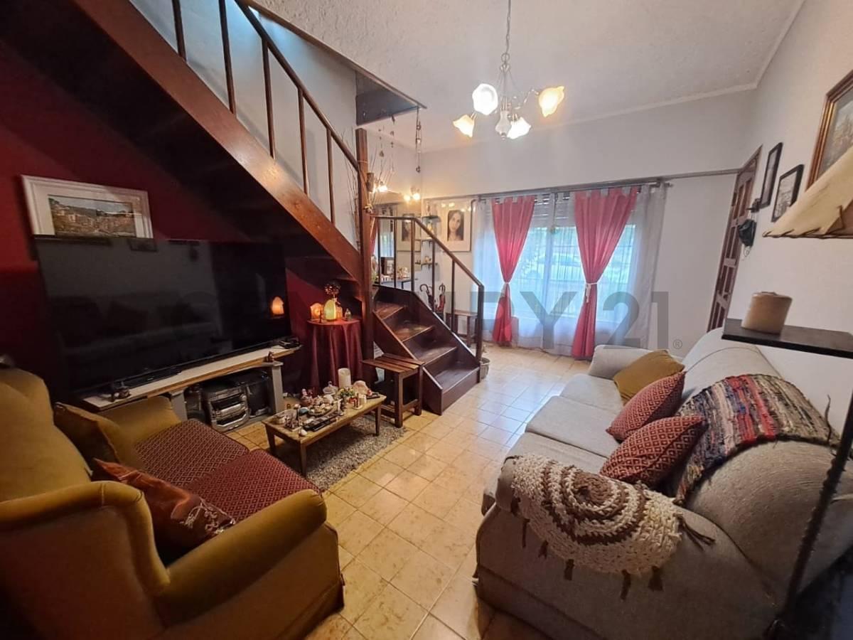 Venta Casa 4 ambientes con cochera en Martin Coronado