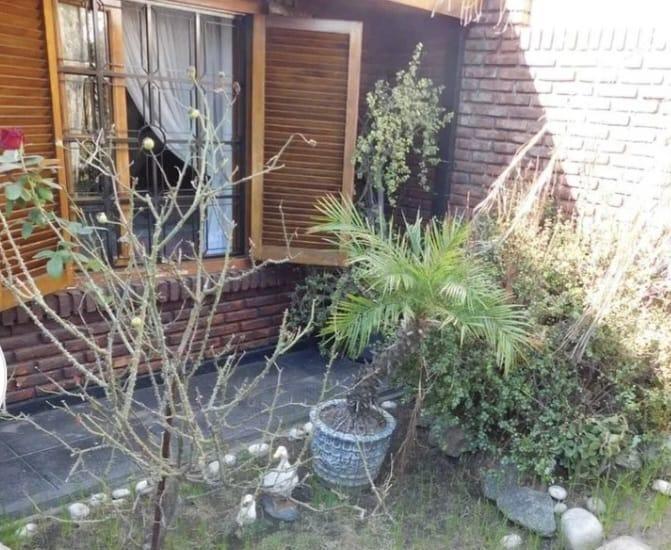 Foto de VENDE CASA 4 AMBIENTES CON PILETA, QUINCHO/MONOAMBIENTE Y DOBLE GARAJE, imagen 1