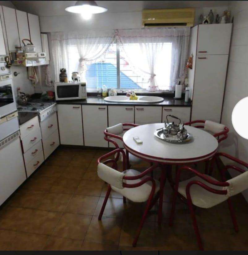 Foto de VENDE CASA 4 AMBIENTES CON PILETA, QUINCHO/MONOAMBIENTE Y DOBLE GARAJE, imagen 5