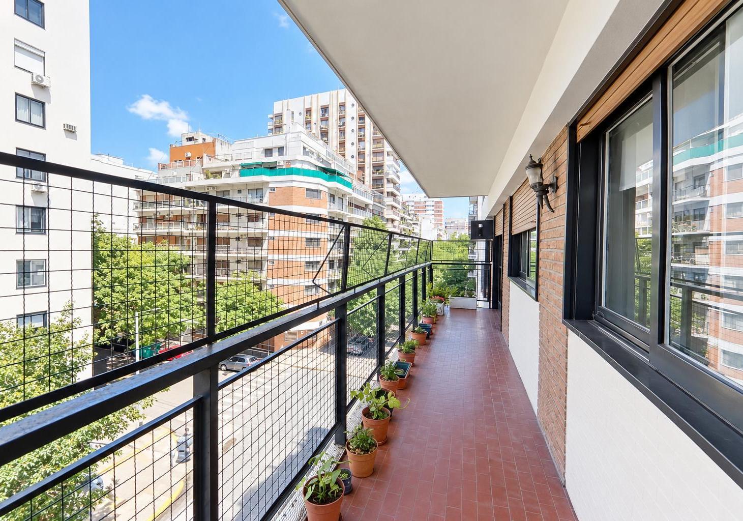 Foto de VENTA DEPARTAMENTO 4 AMBIENTES CON COCHERA COLEGIALES, imagen 1