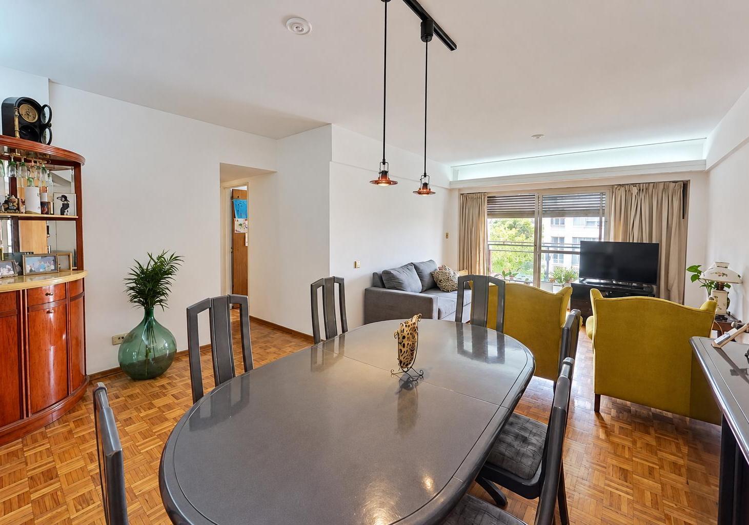 Foto de VENTA DEPARTAMENTO 4 AMBIENTES CON COCHERA COLEGIALES, imagen 3