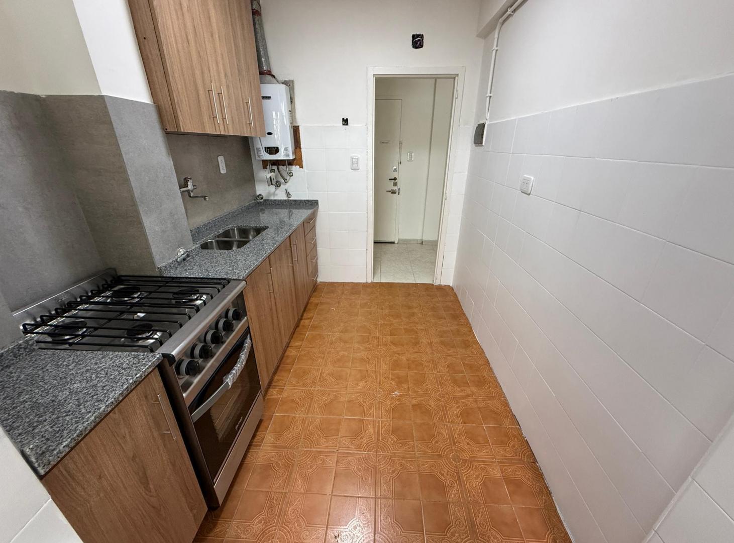 Foto de DEPARTAMENTO 3 AMBIENTES CON BALCON VELEZ SARFIELD/PARQUE AVELLANEDA, imagen 3