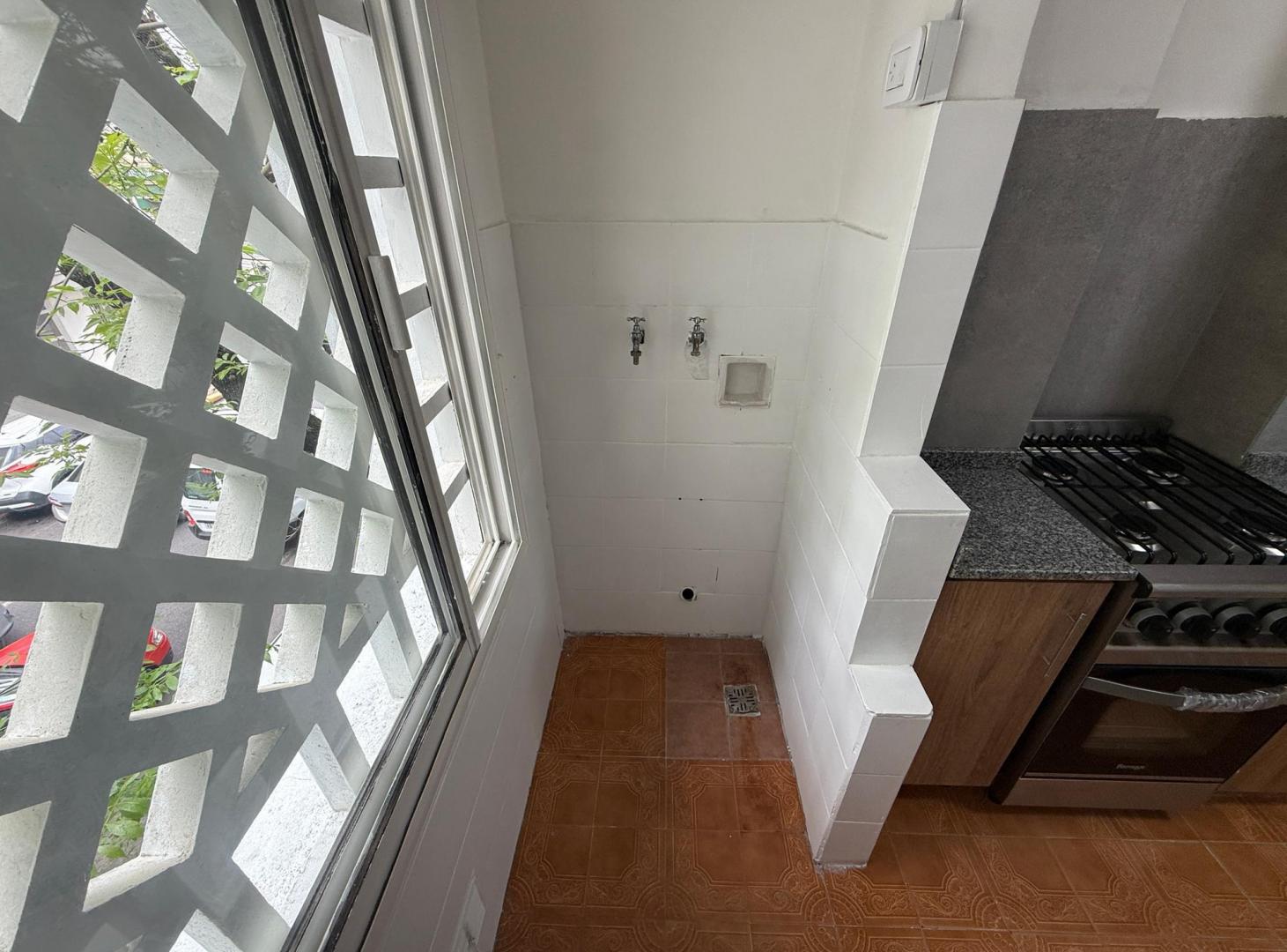Foto de DEPARTAMENTO 3 AMBIENTES CON BALCON VELEZ SARFIELD/PARQUE AVELLANEDA, imagen 2