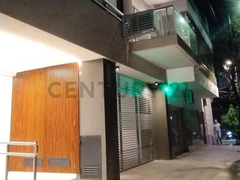 Venta Cuatro Ambientes con Cochera Caballito 4