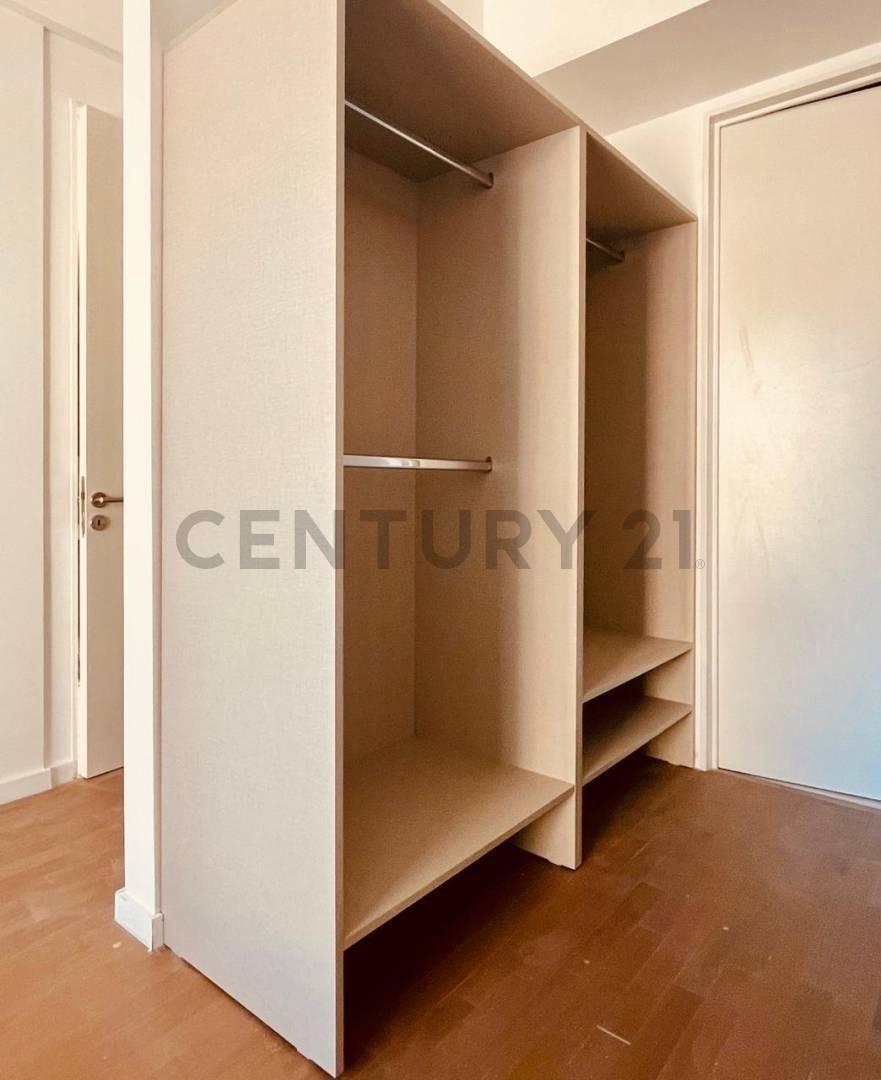 Venta Cuatro Ambientes con Cochera, Caballito Sur 4