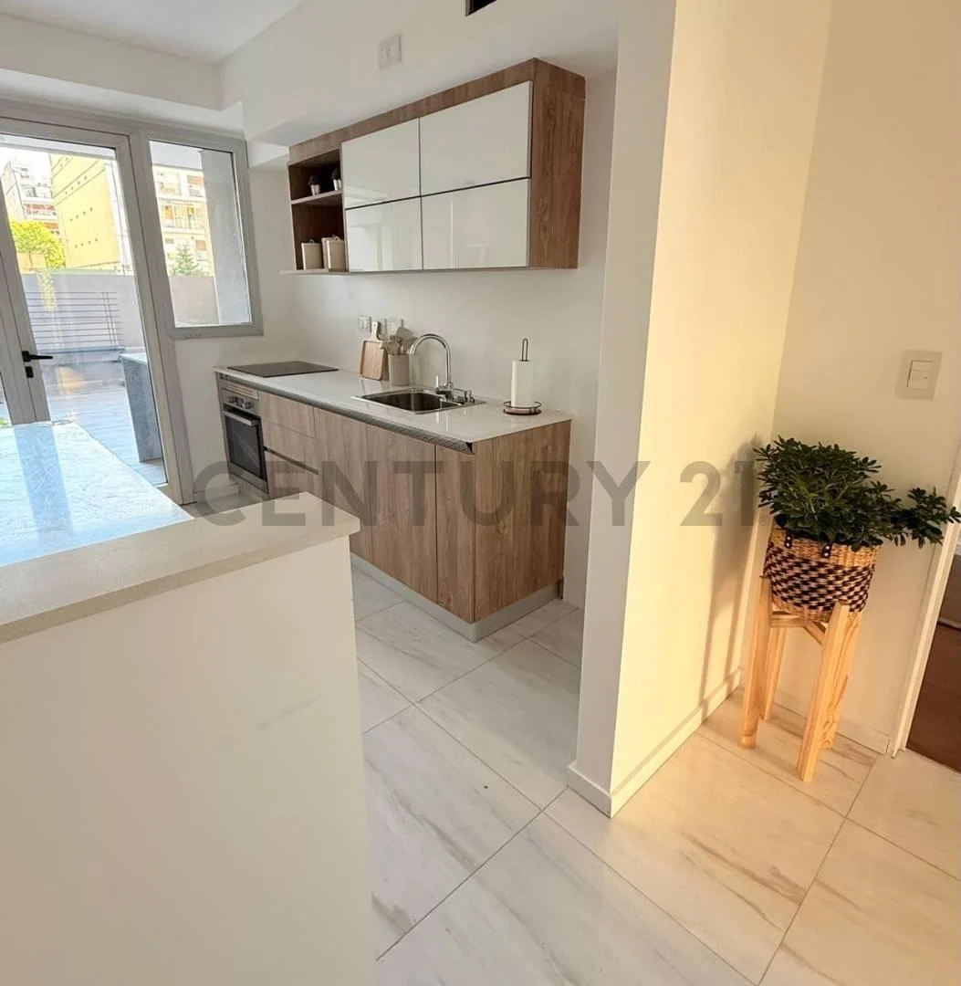 VENTA CUATRO AMBIENTES CON COCHERA