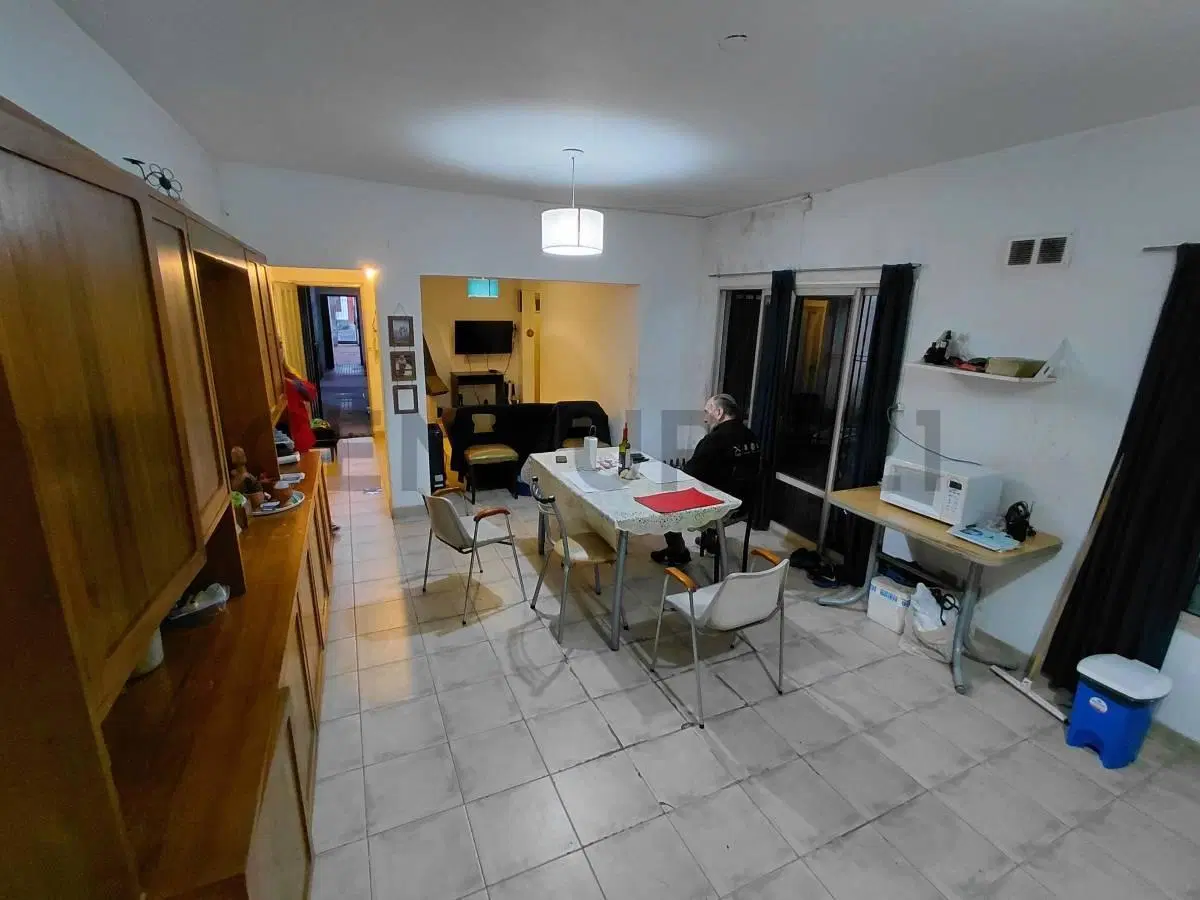 LOTE DE 3 PH.   PARA INVERSIÓN.  BANFIELD centro. 5