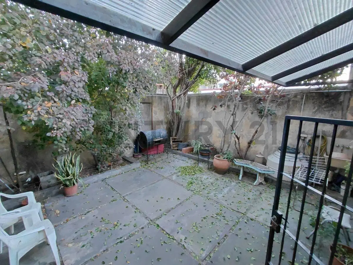 LOTE DE 3 PH.   PARA INVERSIÓN.  BANFIELD centro. 2