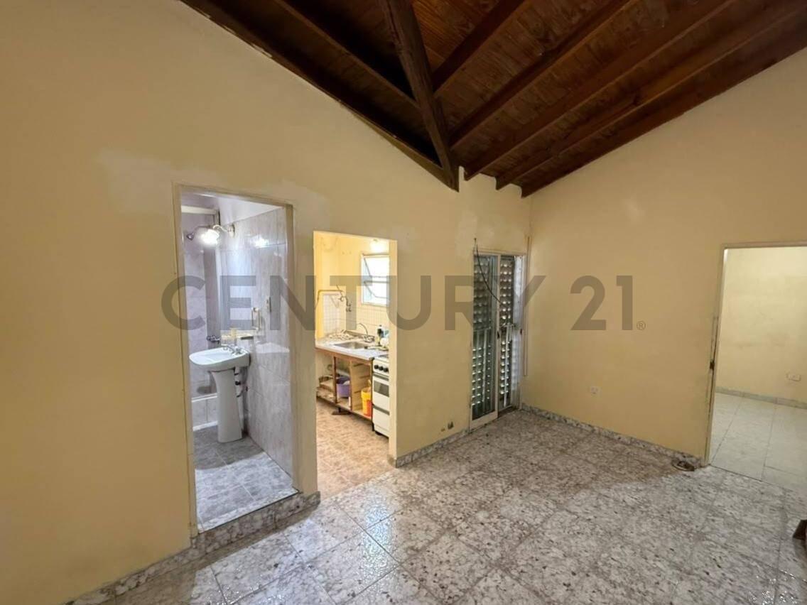 Foto de Departamento 2 amb. en Liniers, imagen 1