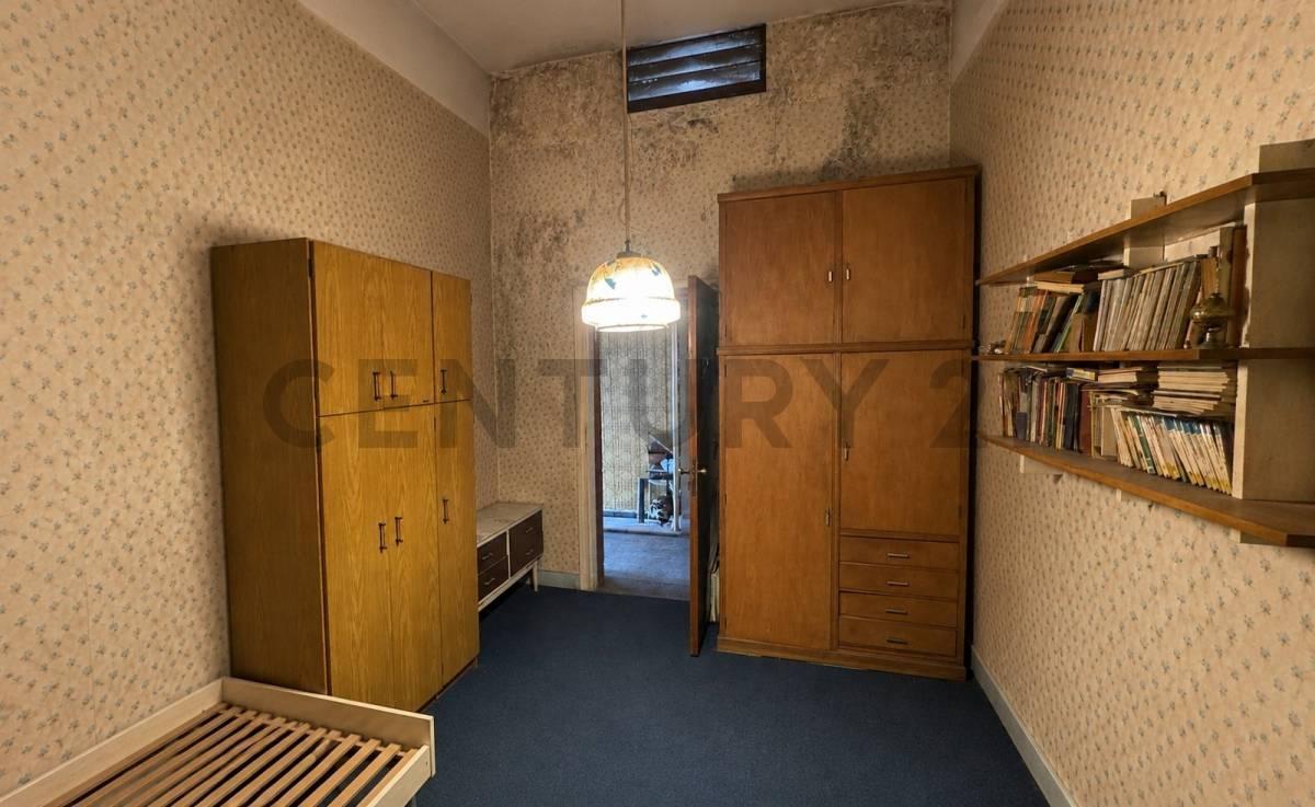 Foto de VENTA - CASA CON COCHERA, TERRAZA Y QUINCHOS - PARQUE AVELLANEDA (CABA), imagen 4