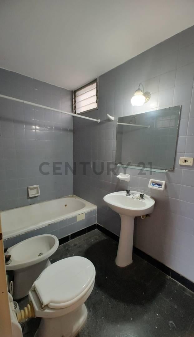 Foto de DEPARTAMENTO 2 AMBIENTES CON BALCÓN EN CABALLITO, imagen 3