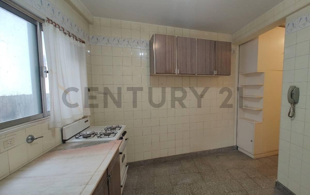 Foto de DEPARTAMENTO 2 AMBIENTES CON BALCÓN EN CABALLITO, imagen 5