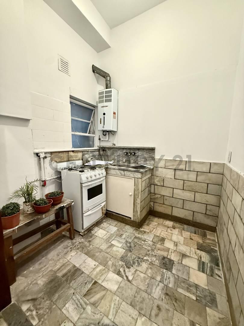 Foto de EN VENTA - MONOAMBIENTE A REFACCIONAR FLORESTA, imagen 2