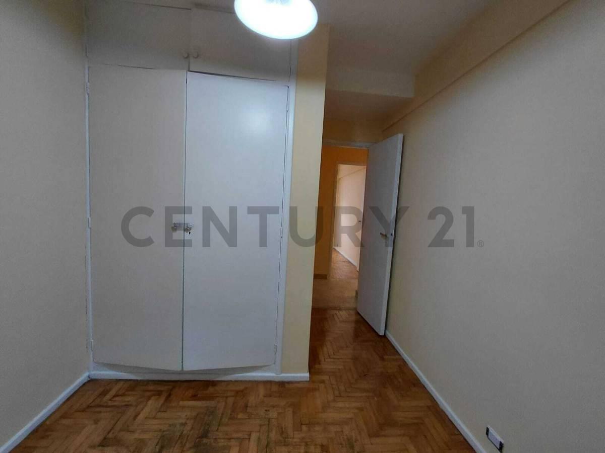 Foto de ALQUILER 3 AMBIENTES CON BALCÓN AL FRENTE | MUY LUMINOSO | GARCÍA DEL, imagen 3