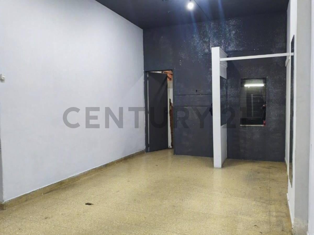 Foto de Alquiler - Local Comercial a la Calle, imagen 3