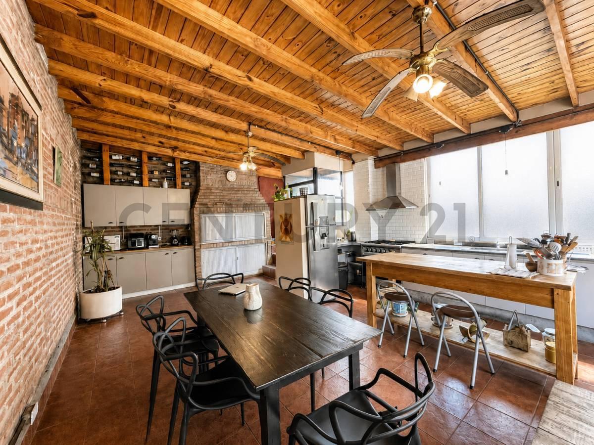 Foto de VENTA PH 6 AMB - SIN EXPENSAS Y TERRAZA PROPIA - ALMAGRO, imagen 5