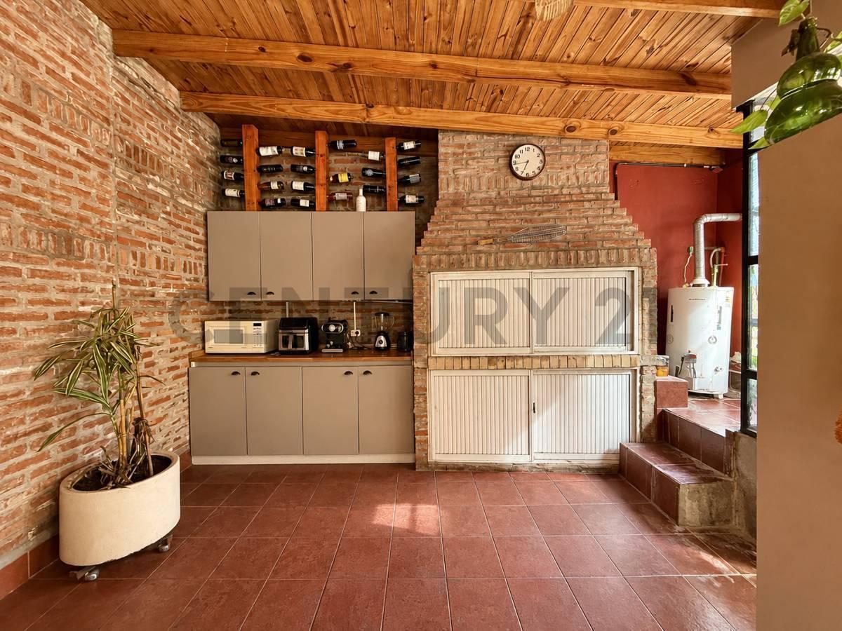 Foto de VENTA PH 6 AMB - SIN EXPENSAS Y TERRAZA PROPIA - ALMAGRO, imagen 3