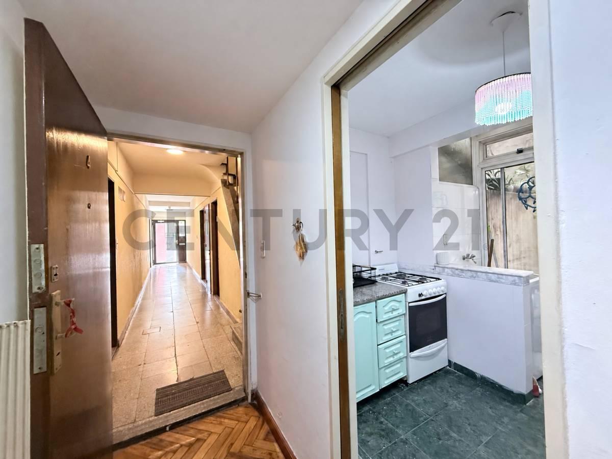 Foto de VENTA DEPARTAMENTO 2 AMB CON PATIO - PARQUE CHAS, imagen 5